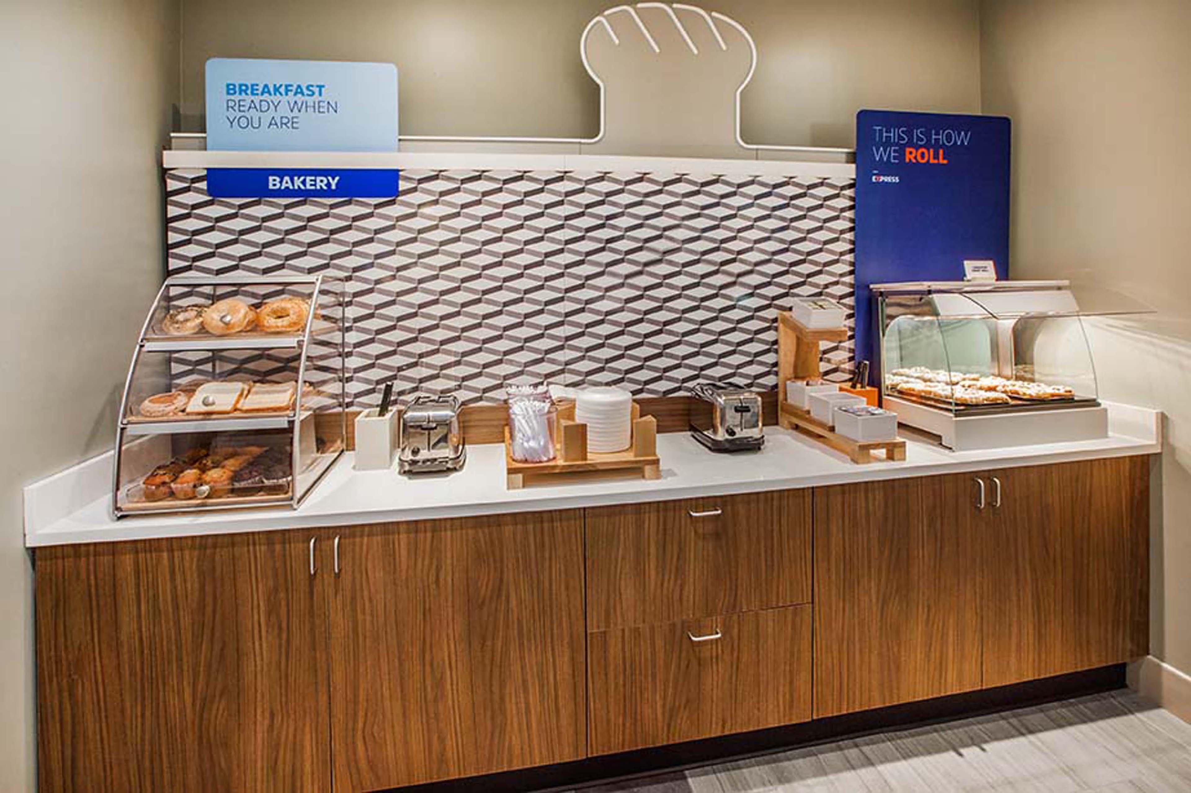 Holiday Inn Express Baltimore At The Stadiums By Ihg Extérieur photo